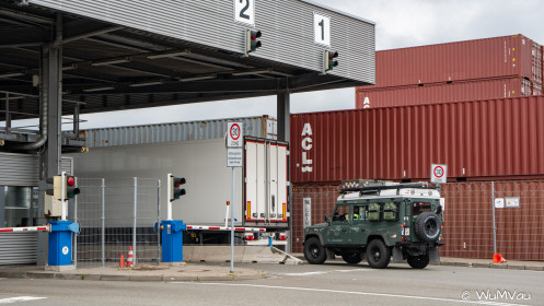 Einfahrt ins Hafengelände
