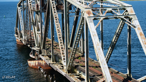 Grand Narrow railway - swing bridge